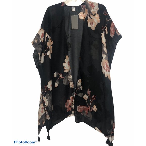 Nordstrom Rack Accessories - Nordstrom Rack Kimono one size